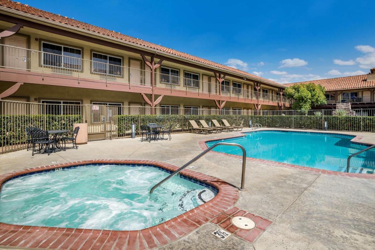Best Western Corona Hotel&Suites Buitenkant foto